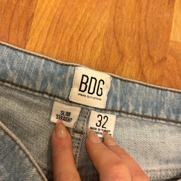 Bdg urban outfitters slim straight distressed jeans size 32” // 010104 - Picture 3 of 3